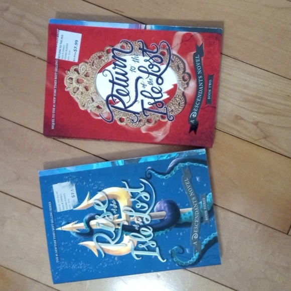 A Descendants Novel Book two and three bundle NWT - Picture 1 of 3